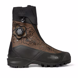 Zwarte en bruine laarzen